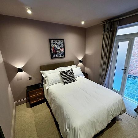Macbeths Corner High End Luxury Apartment In Centre With Parking 埃文河畔斯特拉特福 外观 照片