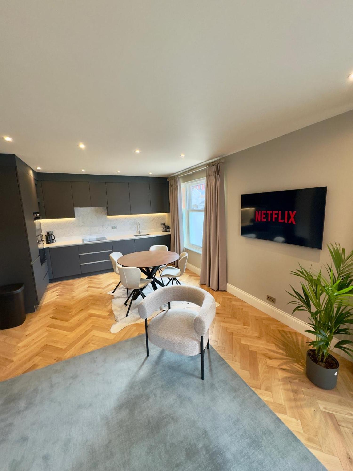 Macbeths Corner High End Luxury Apartment In Centre With Parking 埃文河畔斯特拉特福 外观 照片
