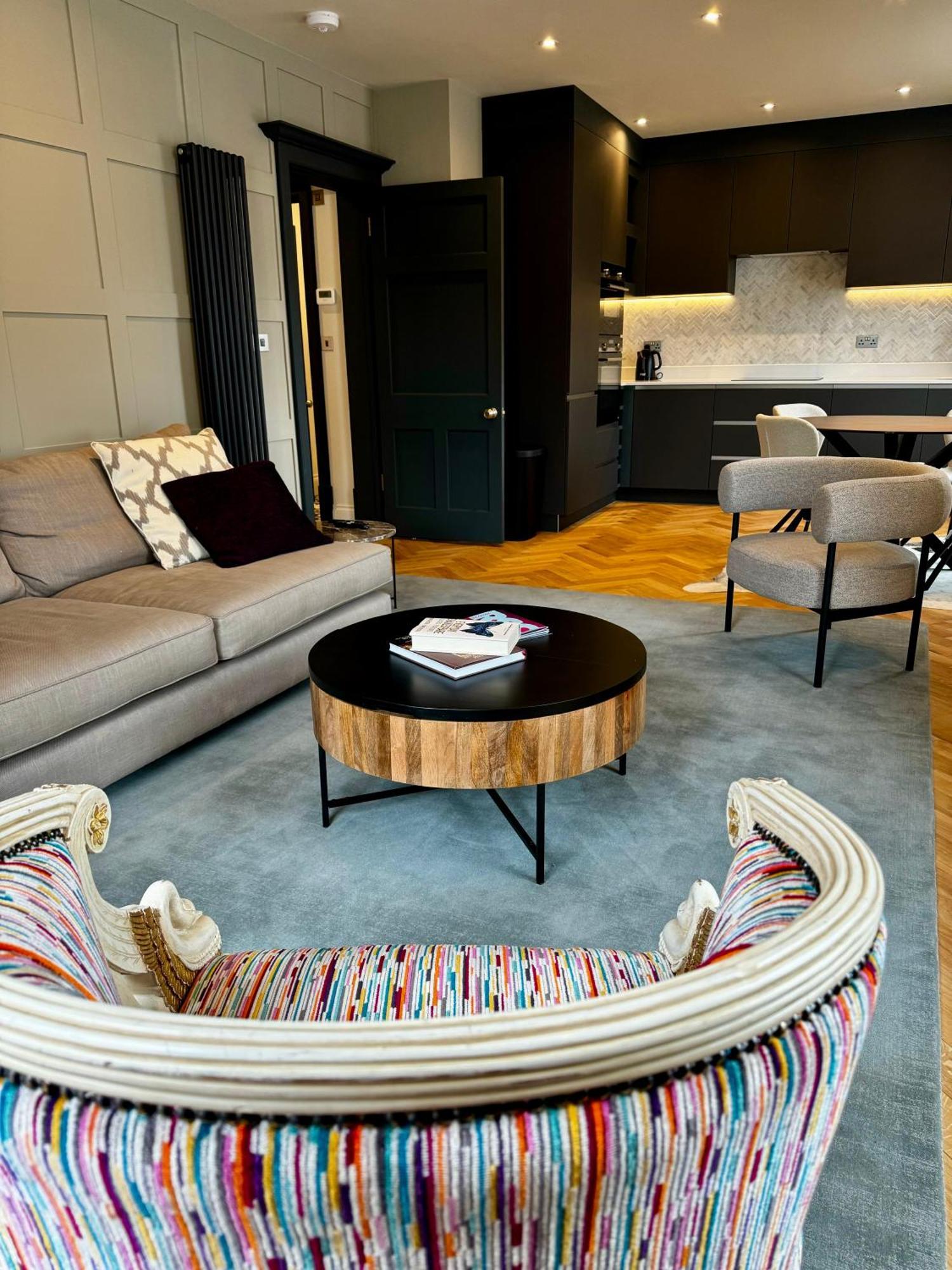 Macbeths Corner High End Luxury Apartment In Centre With Parking 埃文河畔斯特拉特福 外观 照片